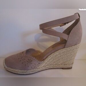 Kelly & Katie espadrille wedge sandals
